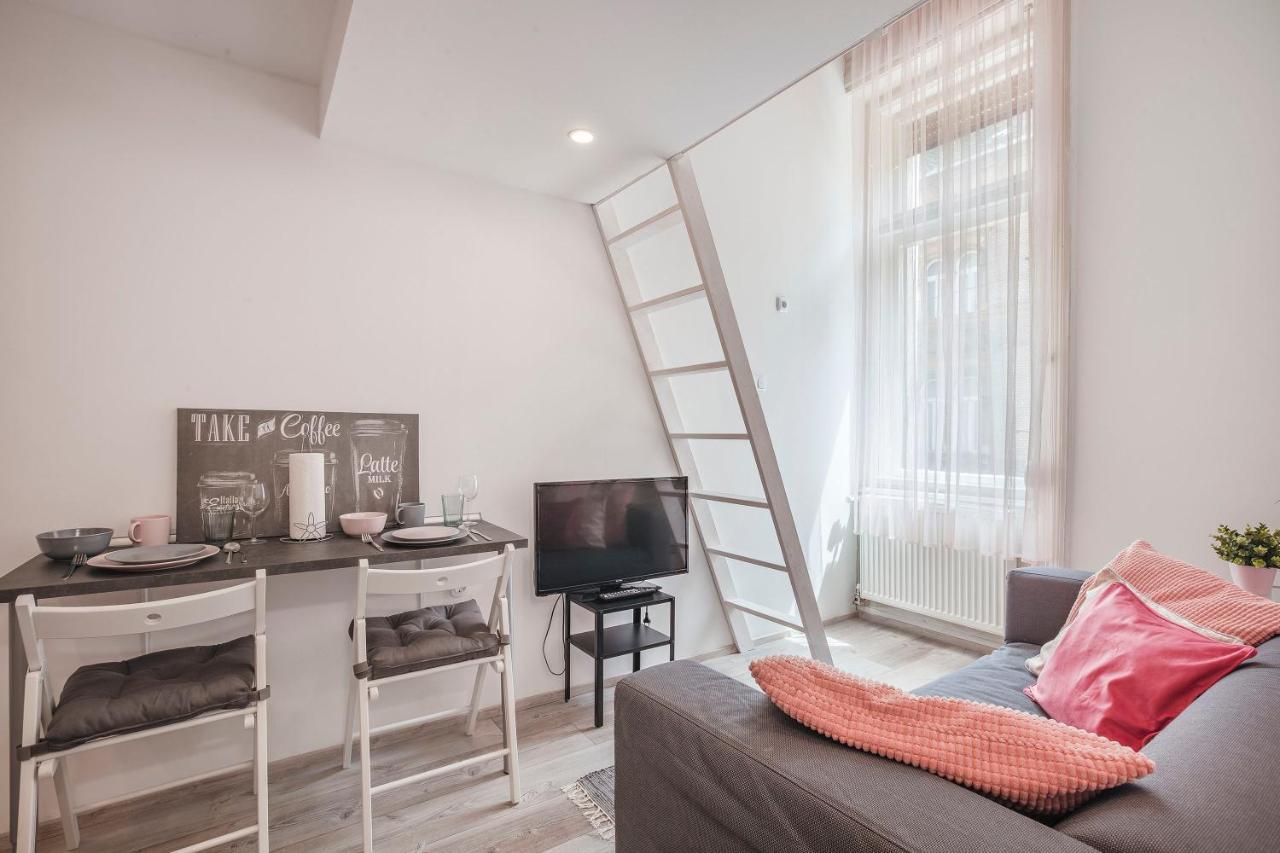 D'Crown Residences Budapest Esterno foto