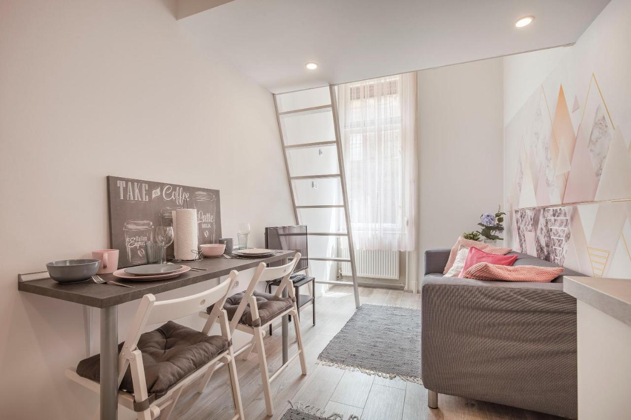 D'Crown Residences Budapest Esterno foto